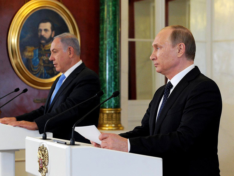 Владимир Путин, общаясь с журналистами после переговоров с премьер-министром Израиля Беньямином Нетаньяху, подчеркнул, что российская сторона до сих пор окончательно не отказалась от идеи реализации газопроводов "Южный поток" и "Турецкий поток"