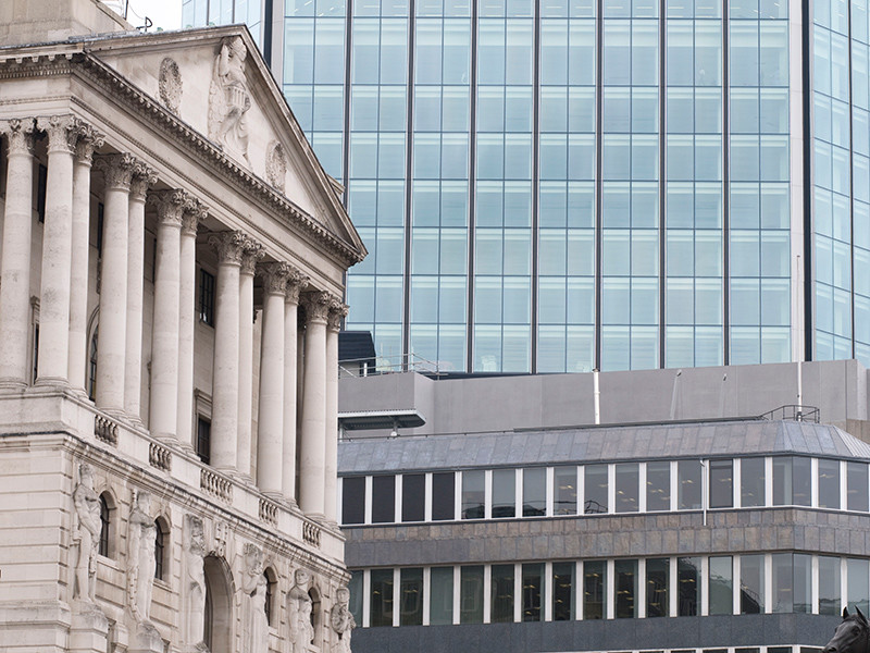 Банк Англии, выполняющий роль Центробанка Великобритании, на первом после референдума о выходе страны из Евросоюза заседании совета директоров сохранил базовую процентную ставку на уровне 0,5% годовых