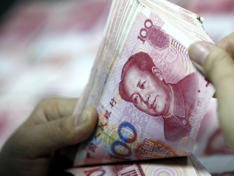 Пекин отрицает наличие у планов девальвации юаня, но китайский ЦБ последовательно продолжает девальвацию юаня на фоне ускоряющегося оттока капитала из страны