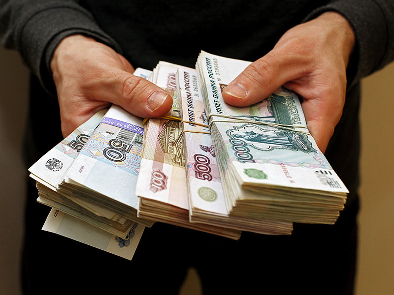 Власти снова задумались о контроле за крупными расходами россиян