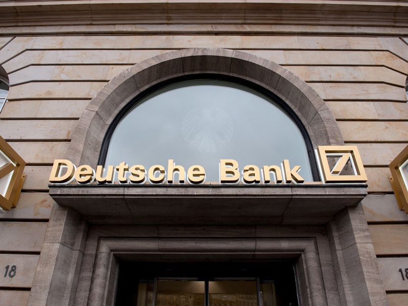 Власти США требуют от Deutsche Bank 14 млрд за урегулирование дела об ипотечных махинациях перед кризисом 2008 года