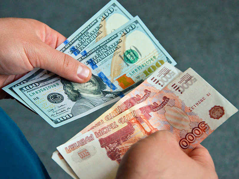 ВЦИОМ: Россияне не верят в возможность резкого ослабления рубля
