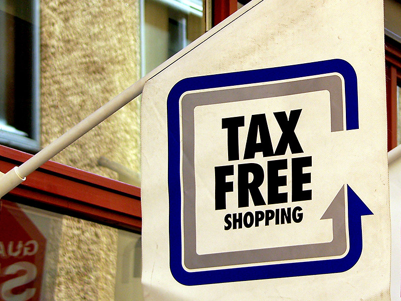 Как пишет газета "Коммерсант", Минпромторг предлагает включить в систему Tax Free продукты питания