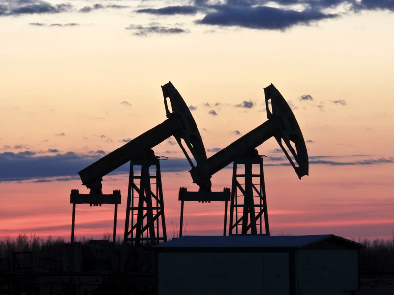 Reuters: Россия хочет обсудить сокращение добычи нефти в более узком кругу - с рядом стран, входящих и не входящих в ОПЕК