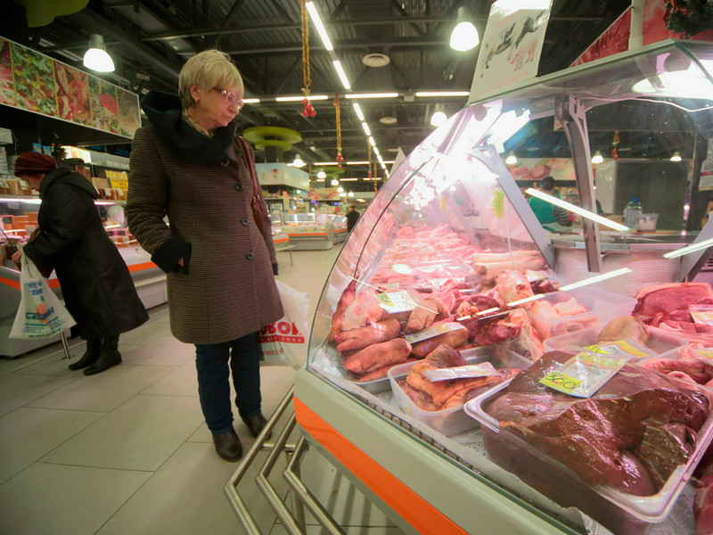 Россияне стали меньше потреблять мясо, молоко, сахар и масло