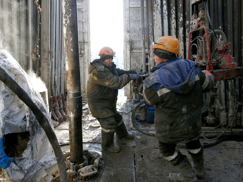 В январе Россия сократила добычу нефти, но нарастила экспорт