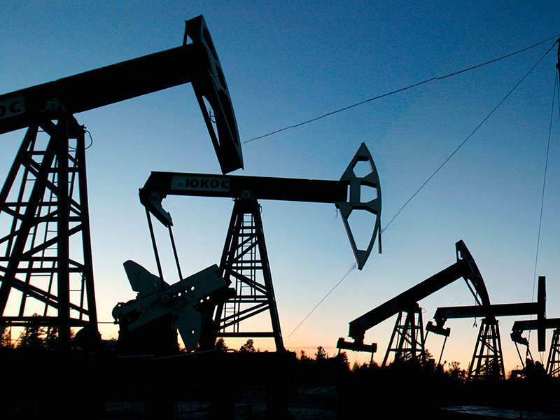 Цены на нефть пережили рекордное падение на данных о запасах в США