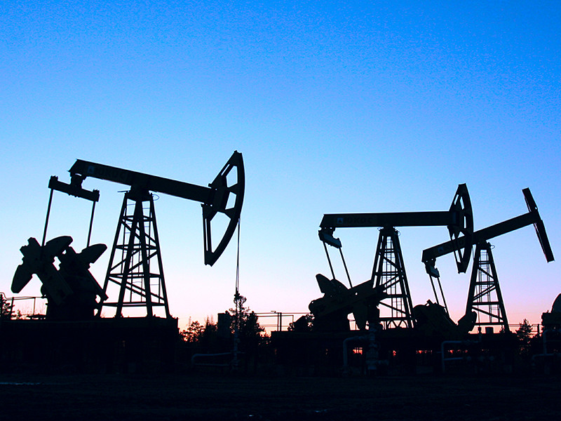 Россия сократила добычу нефти в рамках соглашения с ОПЕК на 200 тысяч баррелей в сутки, а к концу апреля сократит на 300 тысяч баррелей