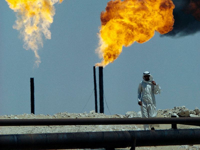 Саудовская Аравия и Кувейт не исключили, что страны ОПЕК могут продлить договоренности о сокращении добычи нефти. Представители этих стран заявили об этом, выступая на нефтяном медиафоруме в столице ОАЭ Абу-Даби