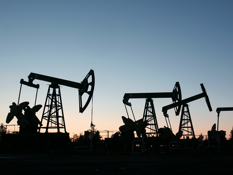 Нефть усилила рост после остановки добычи на крупнейшем месторождении нефти в Ливии