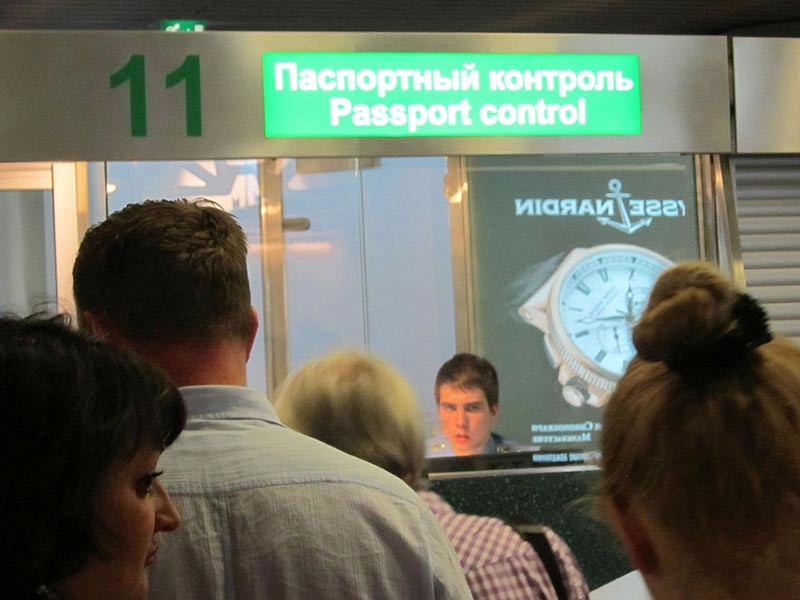 Россияне сократили в 2016 году расходы на зарубежные поездки на треть

