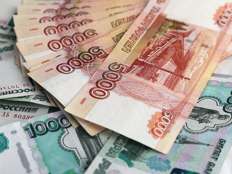 "Роснефть" премировала топ-менеджеров на 1,5 миллиарда рублей по итогам I  квартала этого года. А совет директоров "Газпрома" предложил акционерам одобрить годовые вознаграждения членам совета в размере 245,4 миллиона рублей