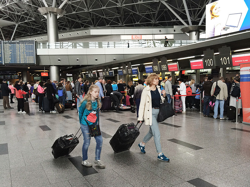Большинство россиян готовы на переезд за границу или в другой город ради карьеры
