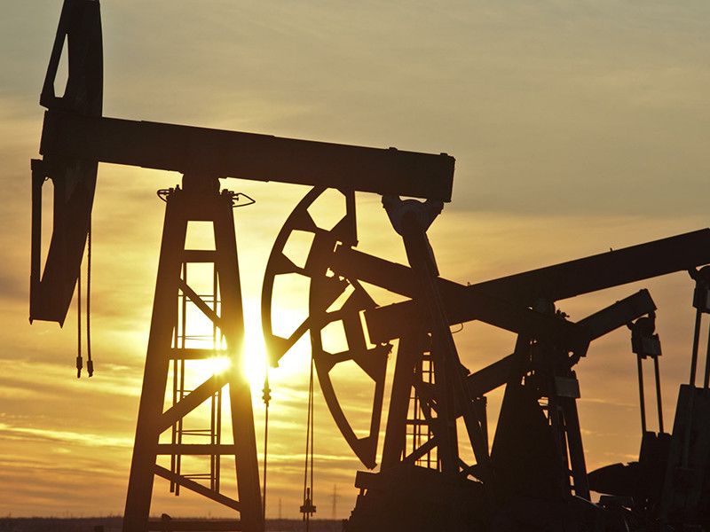 Цены на нефть ускоряют падение