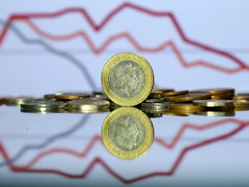 Курс британской валюты снижается из-за неопределенности после выборов