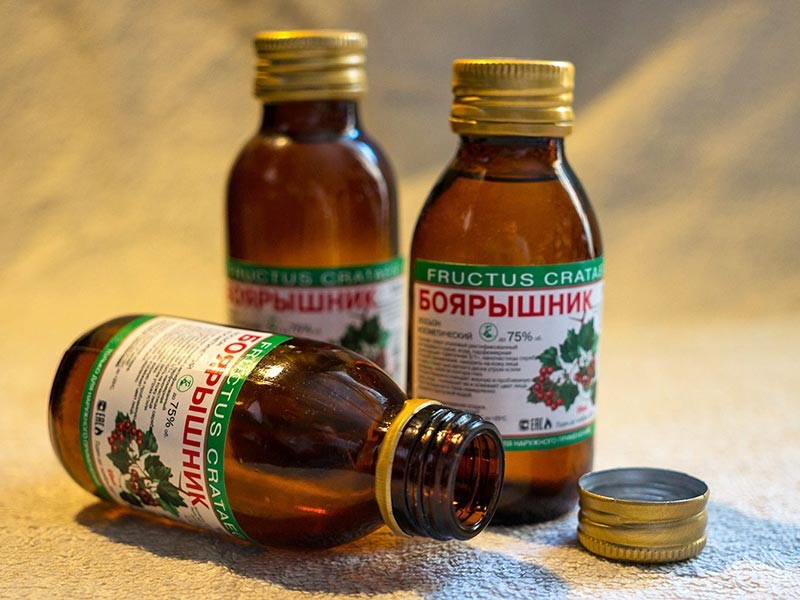 Запрет на торговлю спиртосодержащей продукцией может быть продлен после новых отравлений в регионах России

