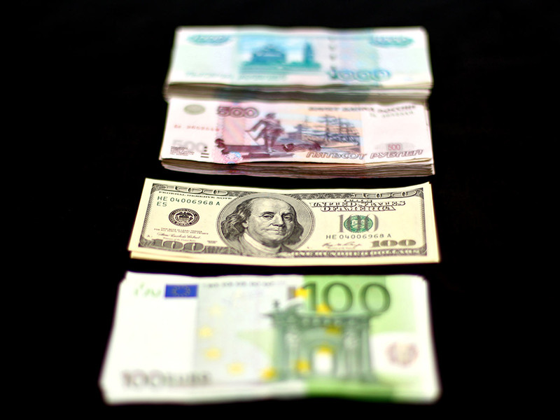 Совокупный объем средств, направляемых российским Минфином РФ на покупку иностранной валюты на внутреннем валютном рынке в период с 7 июля по 4 августа 2017 года, составит 74,3 млн рублей. Ежедневный объем покупки иностранной валюты будет эквивалентен 3,5 млн рублей