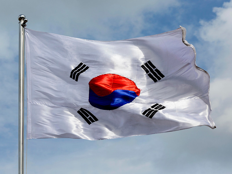 Правительство Южной Кореи намерено предложить повышение номинальной ставки налога на прибыль компаний, годовой налогооблагаемый доход которых превышает 200 млрд южнокорейских вон (178 млн долларов), до 25% с 22%