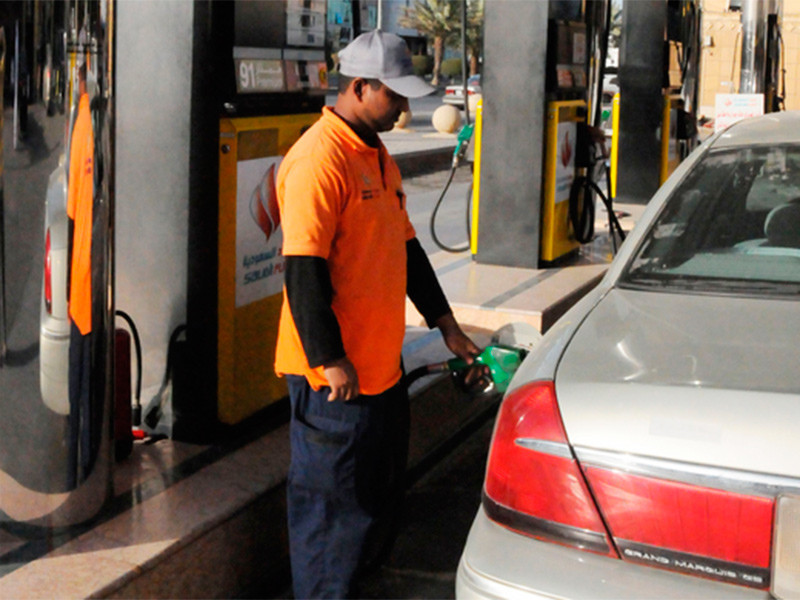 Саудовская Аравия может резко поднять внутренние цены на бензин, отказавшись от сокращения добычи
