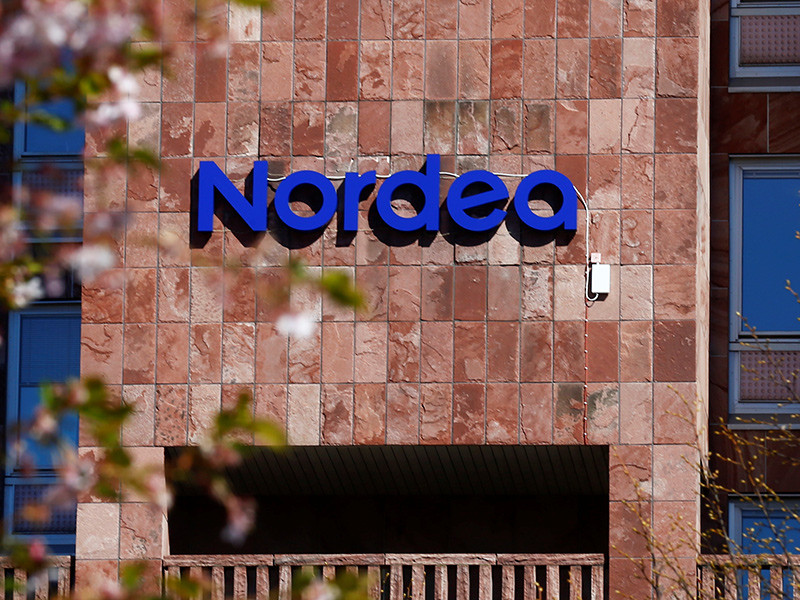 Шведская банковская группа Nordea третий год пытается уйти из России