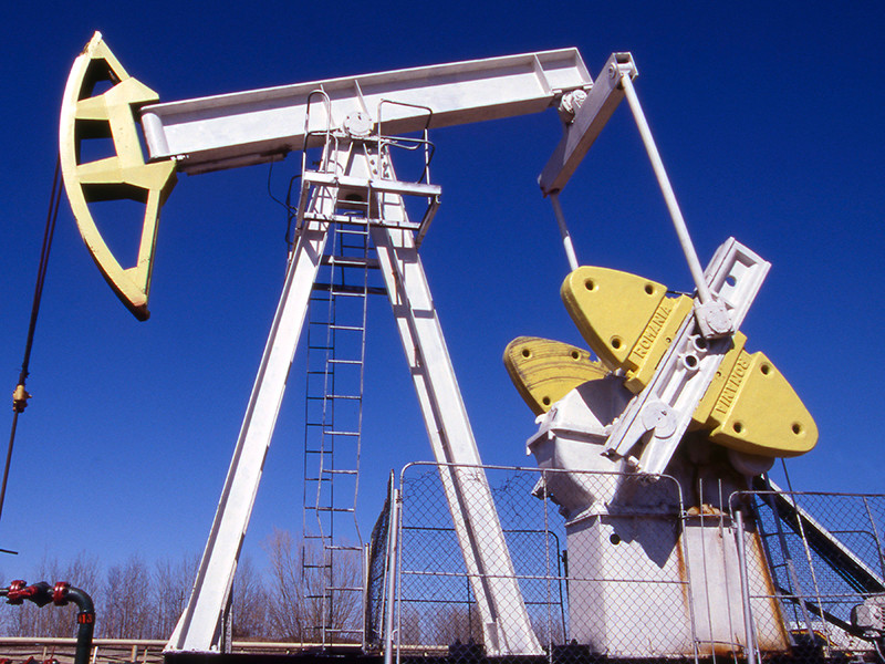 Нефть поднялась до максимумов с конца 2014 года, Brent держится выше 69 долларов