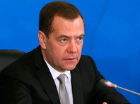 Медведев в очередной раз поручил увязать вознаграждения топ-менеджеров госкомпаний с эффективностью