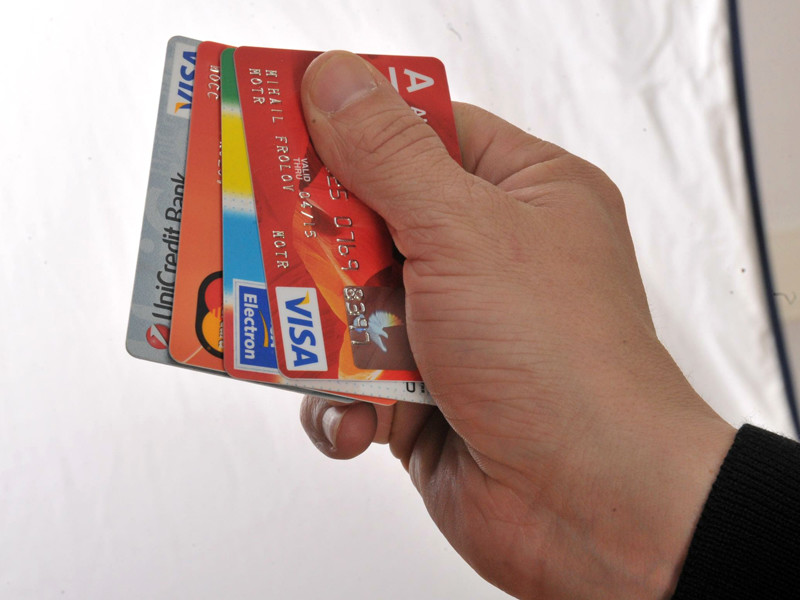 НБКИ: лимиты по кредитным картам упали до двухлетнего минимума