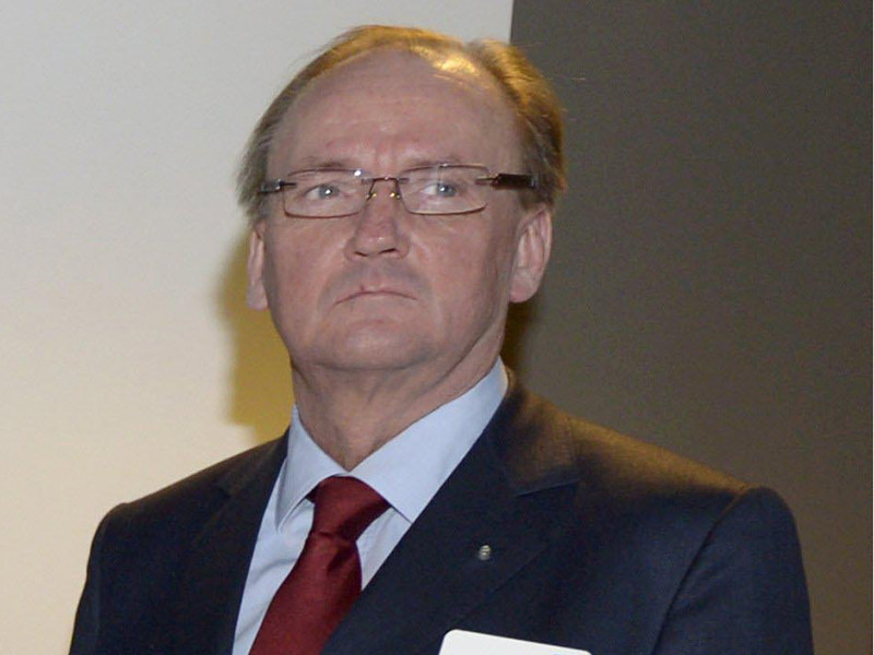 С 1996 по 2006 год Антти был главой компании, а после смерти отца стал богатейшим человеком Финляндии