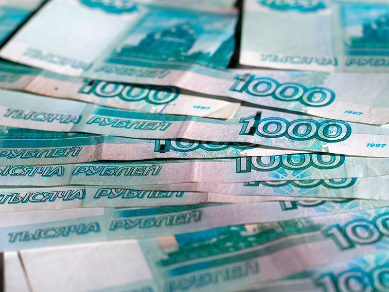 Объем "свободных денег" россиян в мае этого года уменьшился по сравнению с апрелем текущего года на 4,4% и составил 24 тысячи рублей
