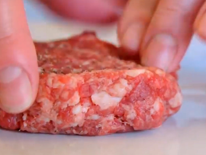 Ученые: искусственное мясо может поступить в продажу уже через два года
