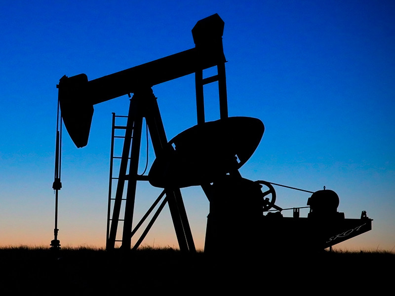 Цены на нефть выросли до показателей 2014 года на фоне грядущих санкций против Ирана