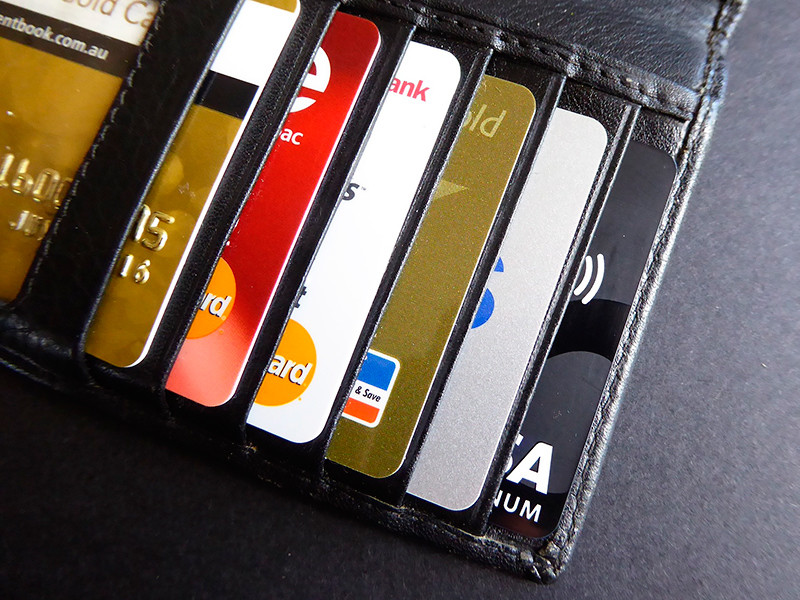 Новый закон вдохновил мошенников на очередной способ снимать деньги с чужих банковских карт