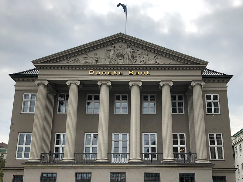 В Эстонии задержаны 10 бывших сотрудников Danske Bank, через который "отмывались" и российские деньги