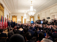 На церемонии присутствовал весь финансово-экономический блок американского правительства, включая министров финансов, торговли, сельского хозяйства и транспорта