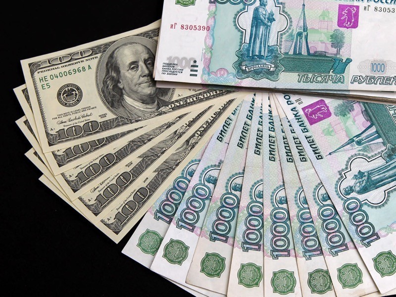 Доллар вырос на старте торгов на 1,40%, до 74 руб., евро - на 1,89%, до 83,7 руб., следует из данных на сайте Мосбиржи