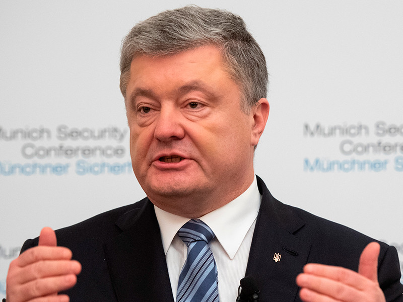 Бывший президент Украины Петр Порошенко вернулся в топ-3 богатейших бизнесменов страны по версии украинского Forbes, который опубликовал рейтинг впервые с 2016 года