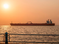 Танкеры, перевозящие 18 миллионов баррелей венесуэльской нефти застряли в морях по всему миру из-за опасения нефтеперерабатывающих компаний попасть под санкции США