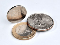 Евро на Мосбирже поднялся выше 90 рублей впервые с февраля 2016 года