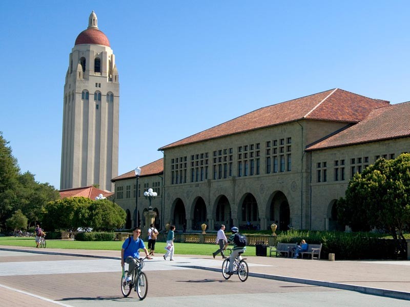 Суд США пожалел насильника из престижного Стэнфордского университета, для которого тюрьма будет "слишком тяжелым испытанием"