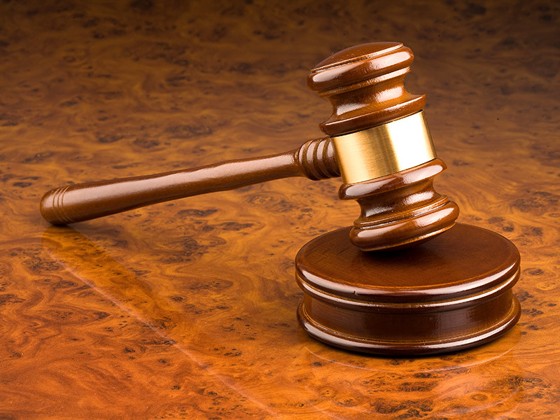 В США в понедельник вынесен приговор 63-летнему жителю города Джонсон-Сити штата Теннесси, который признан виновным в продаже секс-услуг трех своих дочерей
