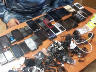 На въезде в колонию на Урале задержана "Газель" с 40 телефонами, Wi-Fi-роутером и 28 литрами алкоголя