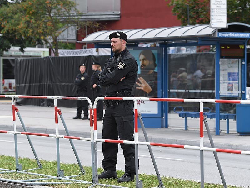 Полиция федеральной земли Шлезвиг-Гольштейн арестовала в Киле 38-летнего мужчину, подозреваемого в вымогательстве с использованием отравленных сладостей. Злоумышленник угрожал причинить вред здоровью школьников, используя для этого марципан