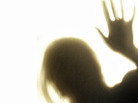 В Мухоршибирском районе Бурятии расследуют уголовное дело об изнасиловании 12-летней девочки. Школьница из соседнего региона приезжала к знакомому своей матери в августе, чтобы погостить и помочь по хозяйству. В один из вечеров 60-летний мужчина ее изнасиловал