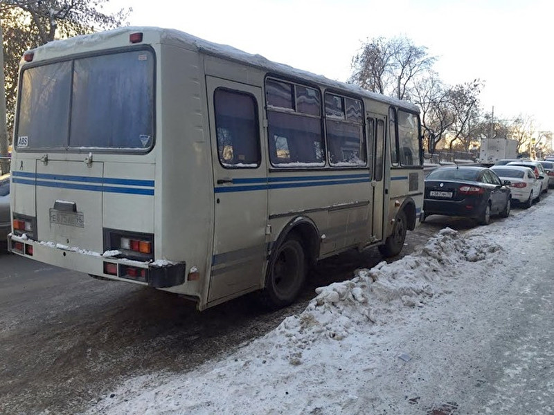 В здании гостиницы "Гранд Авеню" в Екатеринбурге Свердловской области проводятся следственные действия по резонансному уголовному делу, возбужденному в связи с покушением на генерала МВД в отставке