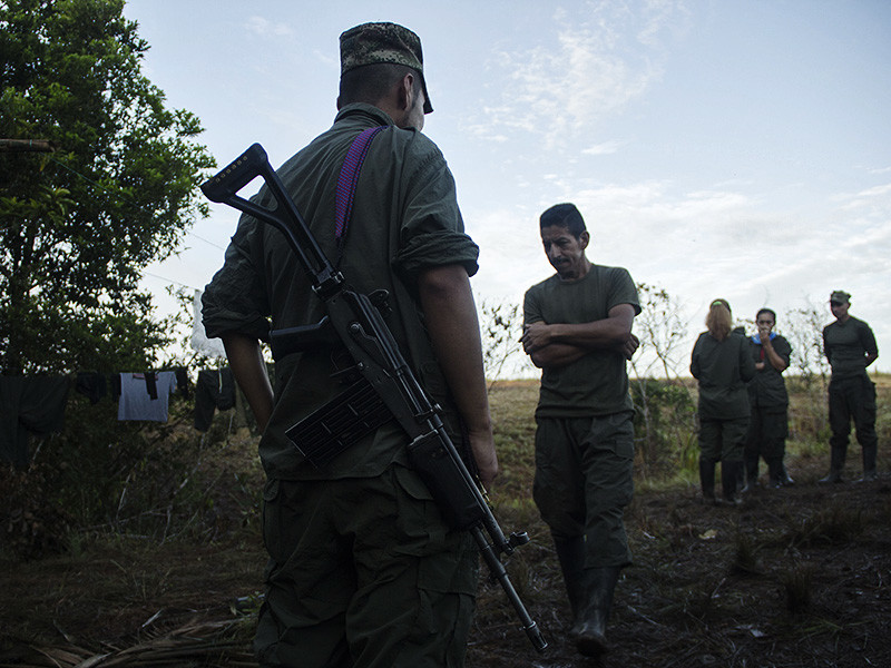 Парламент Колумбии одобрил законопроект, защищающий демобилизованных повстанцев из леворадикальной группировки "Революционные вооруженные силы Колумбии" (РВСК) от преследования за мелкие преступления, совершенные во время 52-летнего вооруженного конфликта с властями