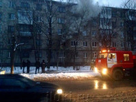 В Великих Луках обнищавшие жильцы кидали с балкона "коктейли Молотова", а возмущенные граждане забрасывали их снежками (ВИДЕО)