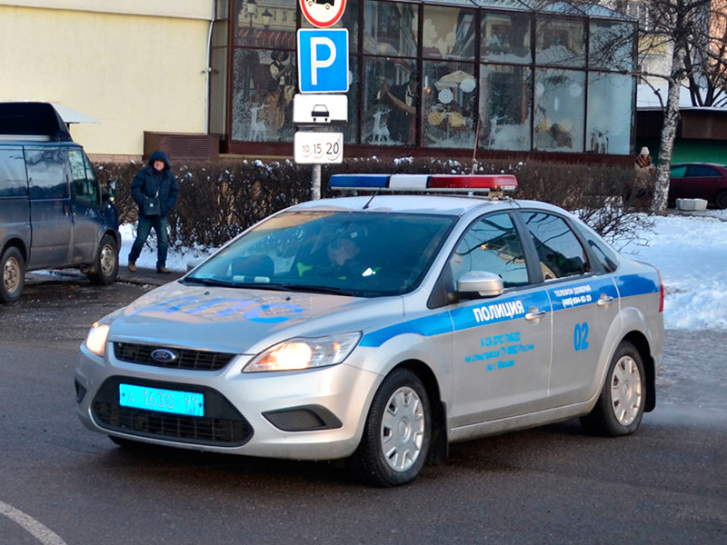 В Москве ищут иномарку вооруженных грабителей, отнявших у мужчины 10 млн рублей