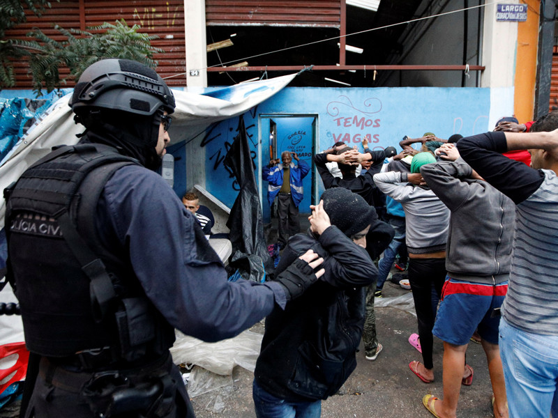 В Бразилии ликвидация уличного рынка наркотиков "Крэколандия" привела к беспорядкам
