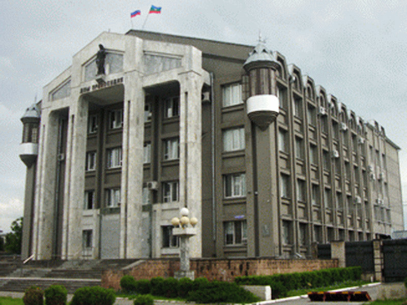 Верховный суд Карачаево-Черкесской республики отменил приговор, вынесенный четырем сотрудникам отдела полиции по Усть-Джегутинскому району. Они были признаны непричастными к избиению задержанного до смерти