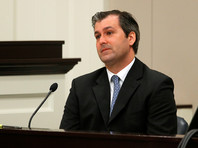 Федеральный суд Южной Каролины в США вынес 7 декабря приговор по уголовному делу, возбужденному в отношении белого полицейского Майкла Слэджера. Его признали виновным в убийстве чернокожего Уолтера Скотта
